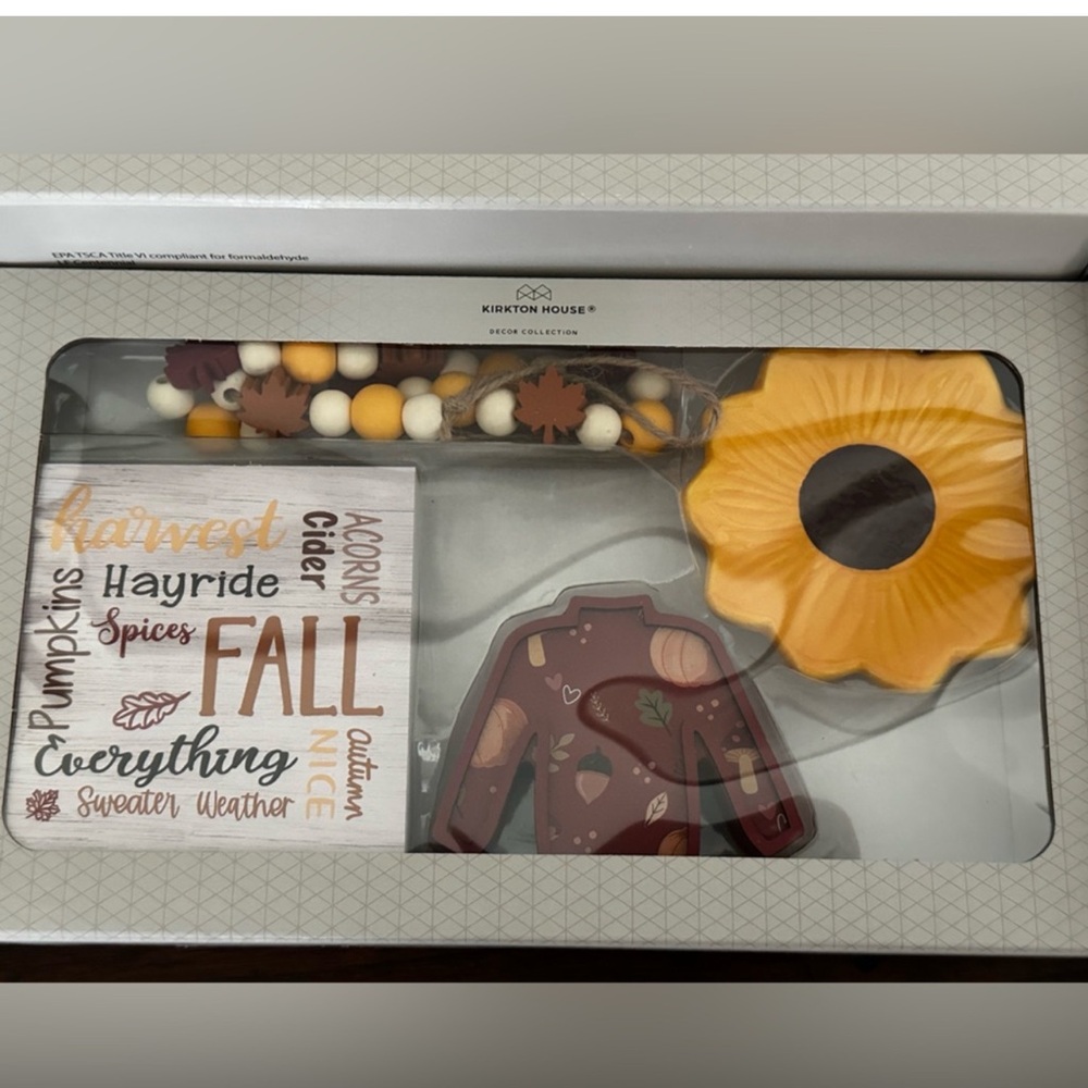 Charming Fall Decor Set Perfect for Display - Picture 6 of 11